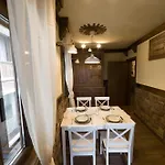 Nea Mesemvria Boutique * נסבר